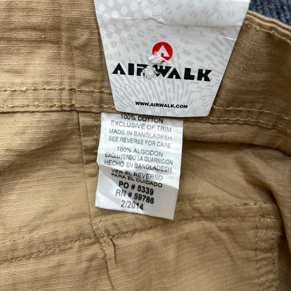 Airwalk Cargo Shorts Mens 38 Khaki Tan Belted 100% Cotton Skate Y2K Utility NWT - Picture 7 of 13